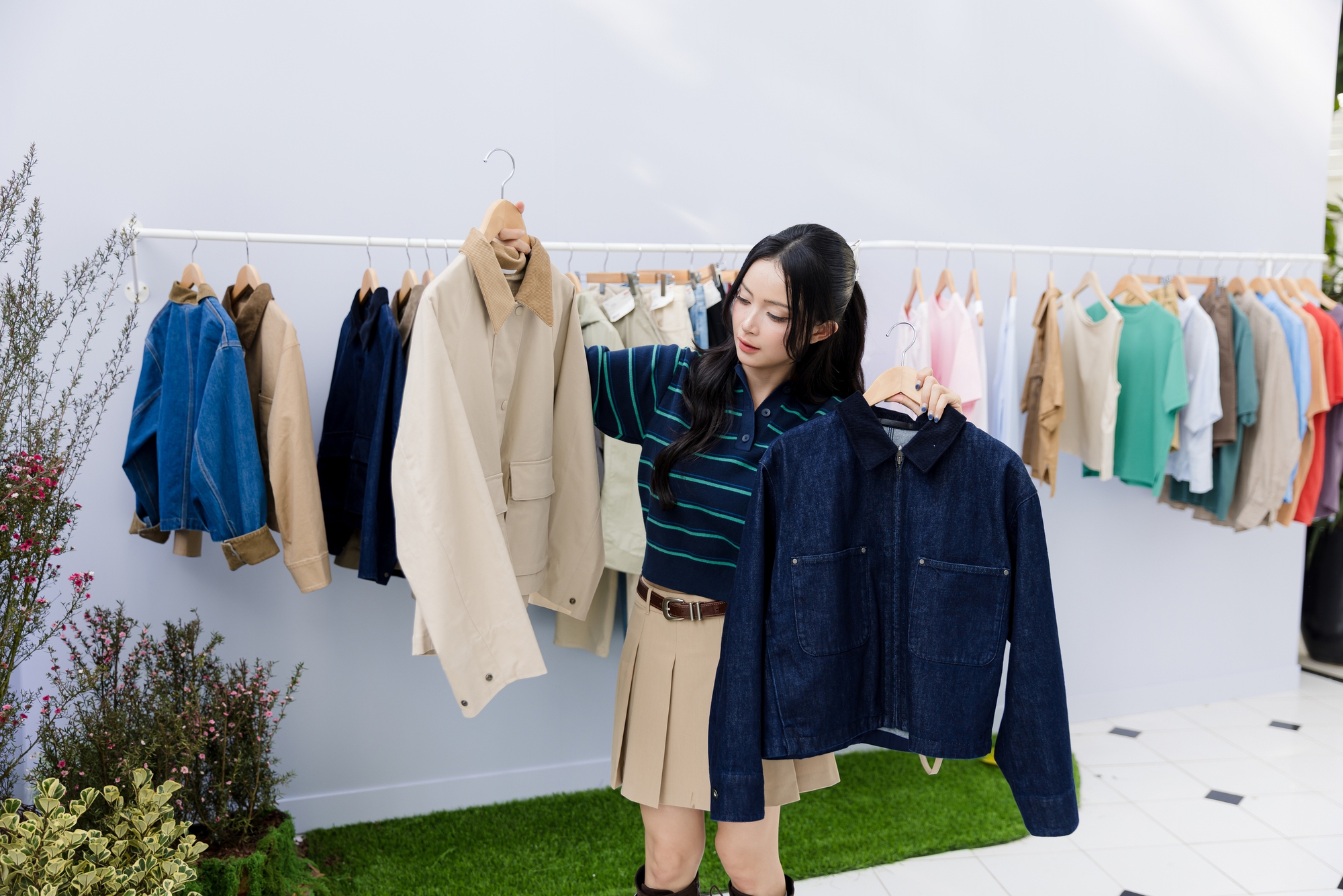 &ldquo;Mục sở thị&rdquo; &aacute;o kho&aacute;c v&agrave; đồ jeans mới đang hot của UNIQLO, combo kh&ocirc;ng thể thiếu m&ugrave;a xu&acirc;n h&egrave; l&agrave; đ&acirc;y chứ đ&acirc;u- Ảnh 3.