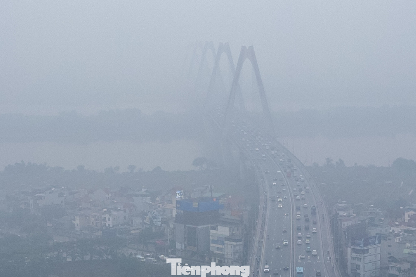 H&agrave; Nội m&ugrave; sương v&agrave; chất lượng kh&ocirc;ng kh&iacute; xấu g&acirc;y ảnh hưởng đến sức khỏe - Ảnh 12.