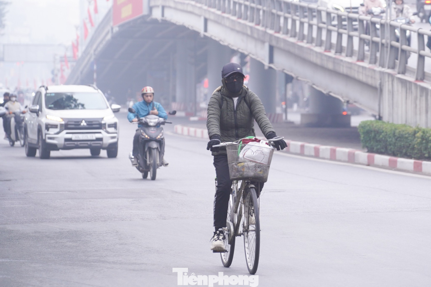 H&agrave; Nội m&ugrave; sương v&agrave; chất lượng kh&ocirc;ng kh&iacute; xấu g&acirc;y ảnh hưởng đến sức khỏe - Ảnh 3.