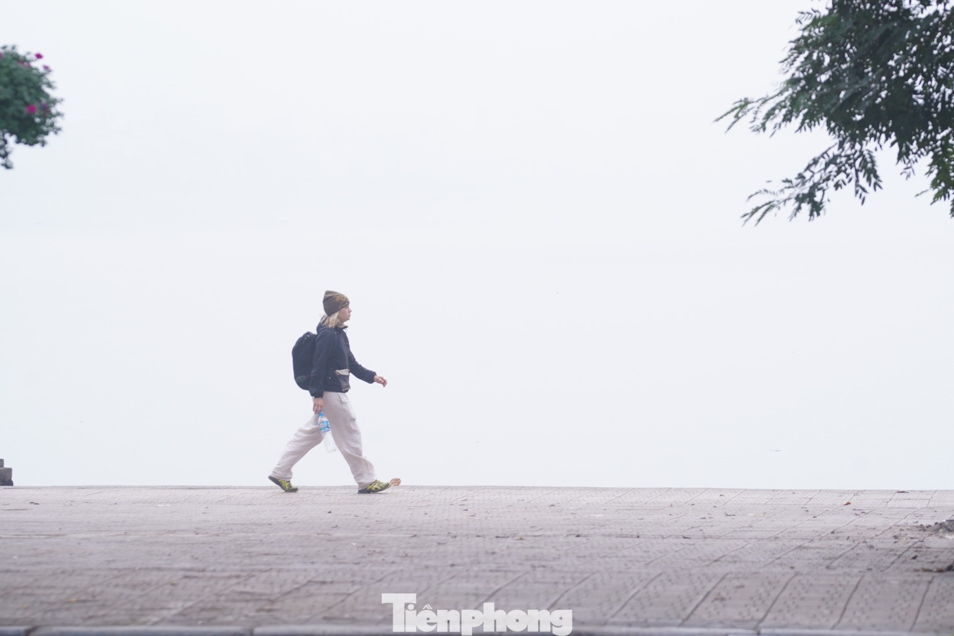 H&agrave; Nội m&ugrave; sương v&agrave; chất lượng kh&ocirc;ng kh&iacute; xấu g&acirc;y ảnh hưởng đến sức khỏe - Ảnh 10.