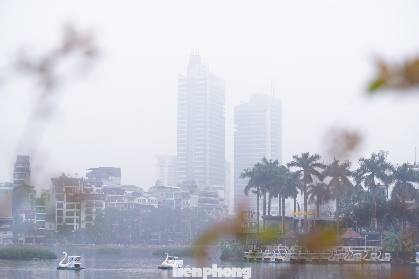 H&agrave; Nội m&ugrave; sương v&agrave; chất lượng kh&ocirc;ng kh&iacute; xấu g&acirc;y ảnh hưởng đến sức khỏe - Ảnh 9.