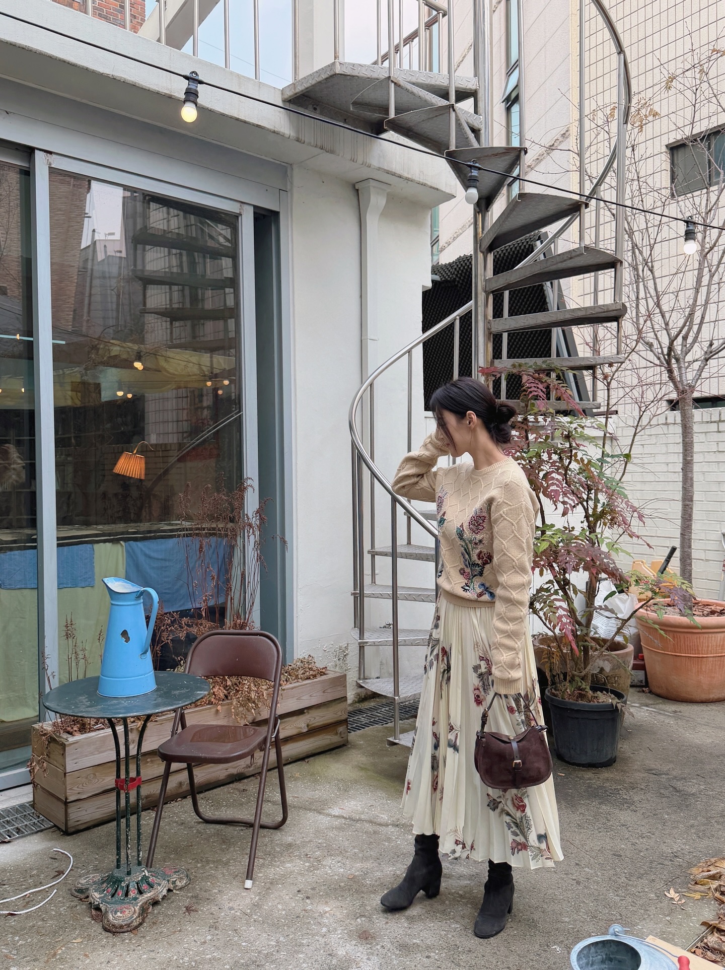 4 Mẫu áo dài tay cho phụ nữ ngòai 40 giúp trẻ ra 5 tuổi - Ảnh 1. 4 Mẫu áo dài tay cho phụ nữ ngòai 40 giúp trẻ ra 5 tuổi - Ảnh 1.