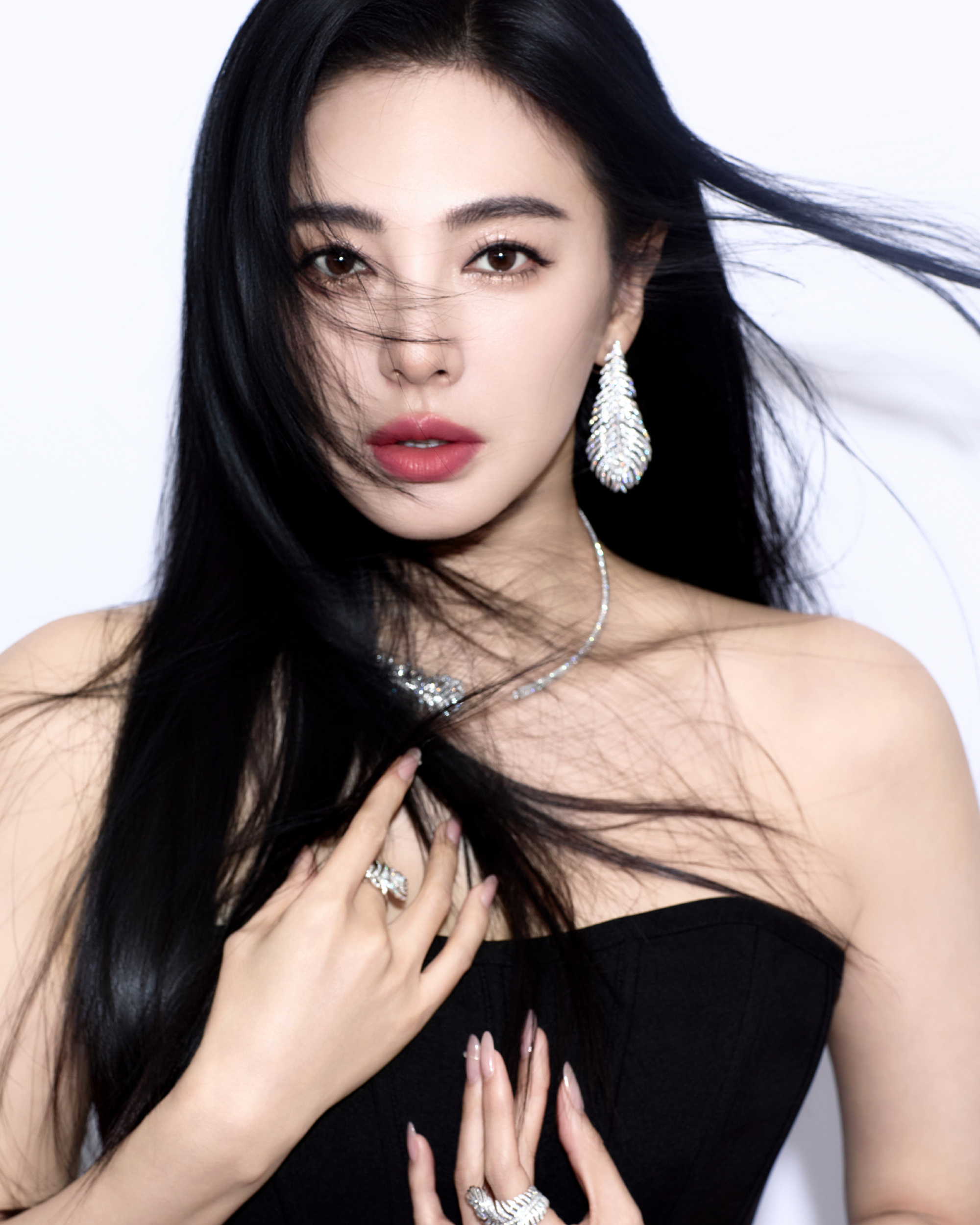 Đ&agrave;i truyền h&igrave;nh quốc gia cắt s&oacute;ng Trương Vũ Kỳ v&igrave; nhiều tai tiếng đời tư - Ảnh 3.