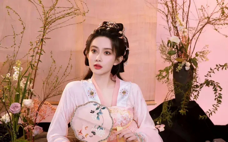 Đ&ocirc;i mắt size XXL của 1 mỹ nh&acirc;n đang viral khắp c&otilde;i mạng: Tưởng chỉ truyện tranh mới c&oacute;, đ&uacute;ng chuẩn độc nhất v&ocirc; nhị- Ảnh 3.