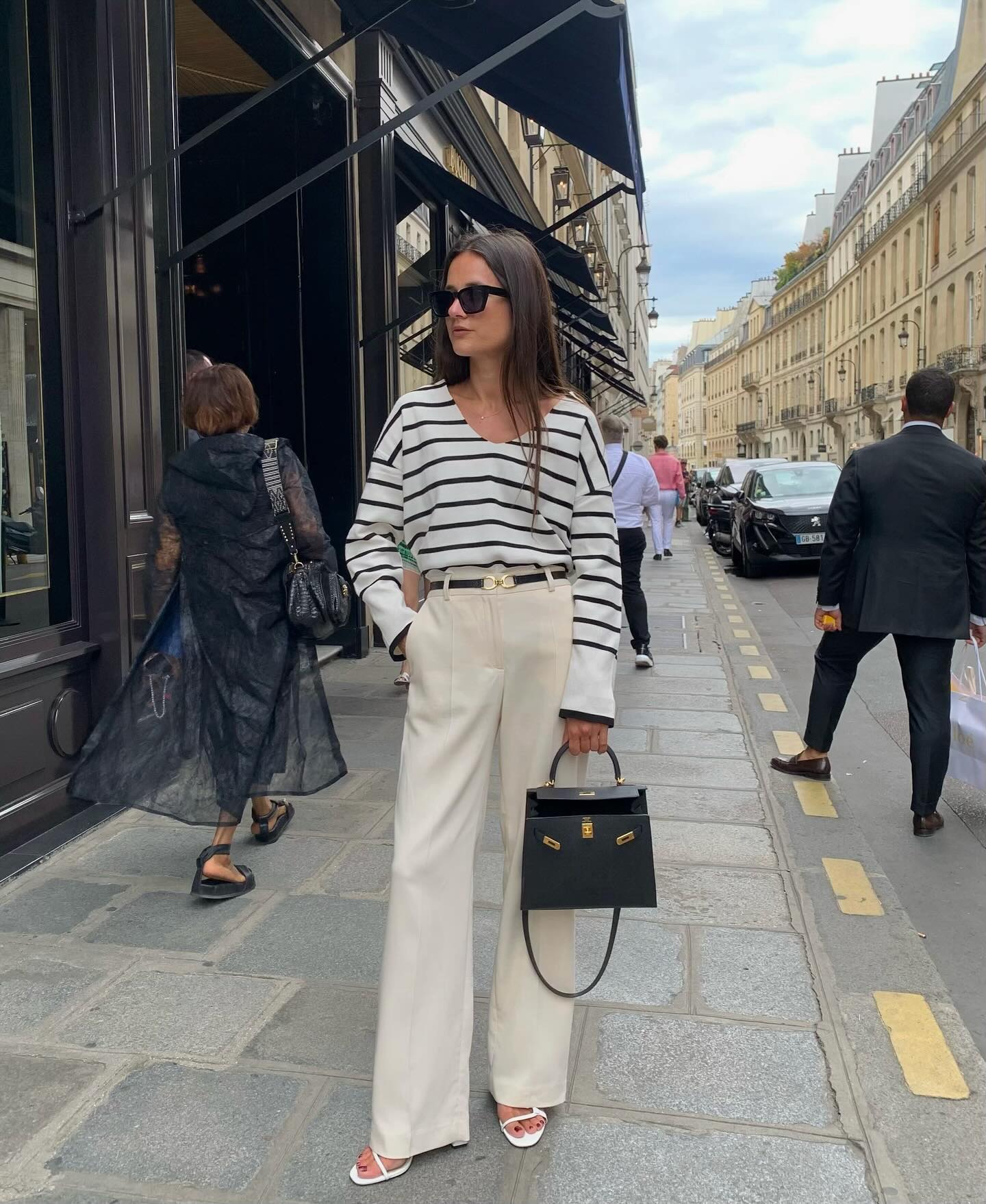 5 Mẫu áo dài tay phụ nữ Pháp nâng tầm phong cách sang trọng năm 2026 - Ảnh 3. 5 Mẫu áo dài tay phụ nữ Pháp nâng tầm phong cách sang trọng năm 2026 - Ảnh 3.