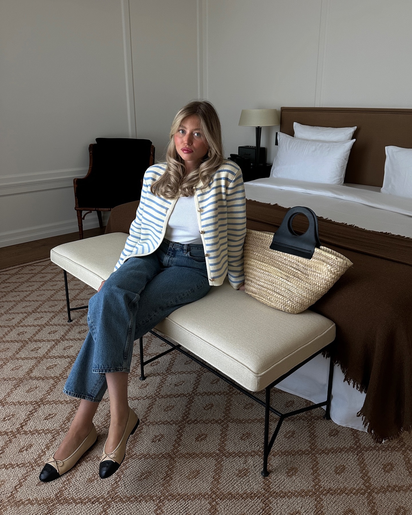 5 Mẫu áo dài tay phụ nữ Pháp nâng tầm phong cách sang trọng năm 2026 - Ảnh 1. 5 Mẫu áo dài tay phụ nữ Pháp nâng tầm phong cách sang trọng năm 2026 - Ảnh 1.