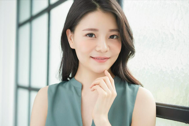 Sau tuổi 30, làm thế nào để tránh các dấu hiệu lão hóa và giữ gìn vẻ trẻ trung qua chế độ ăn uống? - Ảnh 1.