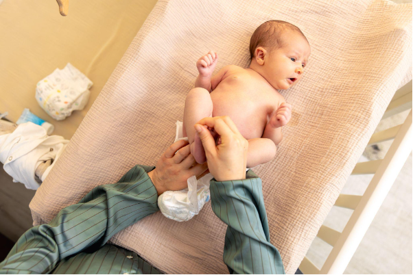 T&atilde; d&aacute;n cho trẻ sơ sinh - Sự lựa chọn tiện lợi v&agrave; th&ocirc;ng minh cho mẹ bỉm - Ảnh 2.