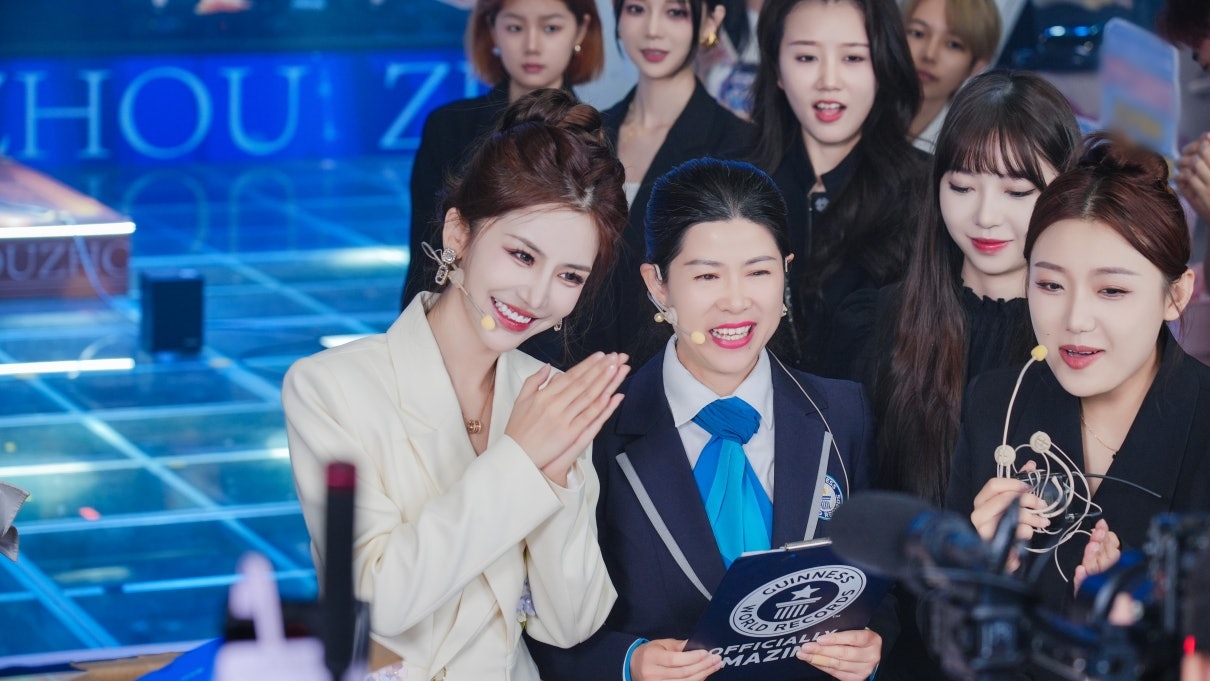 KOL Chu Tr&acirc;n bị truy thu 95 tỷ thuế vẫn livestream b&aacute;n h&agrave;ng rầm rộ - Ảnh 9.