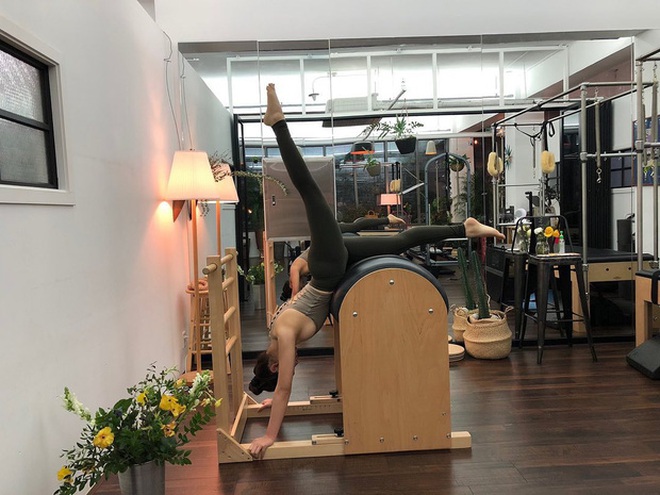 Nữ idol g&atilde;y cổ v&igrave; tập pilates- Ảnh 3.