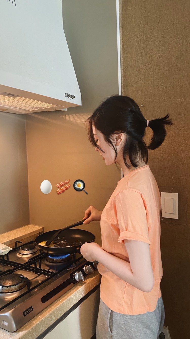 6 năm sống tối giản, tôi để dành được 3 tỷ, giảm 60% việc nhà: Khi cắt đồ cũng là lúc tiền ở lại - Ảnh 2.