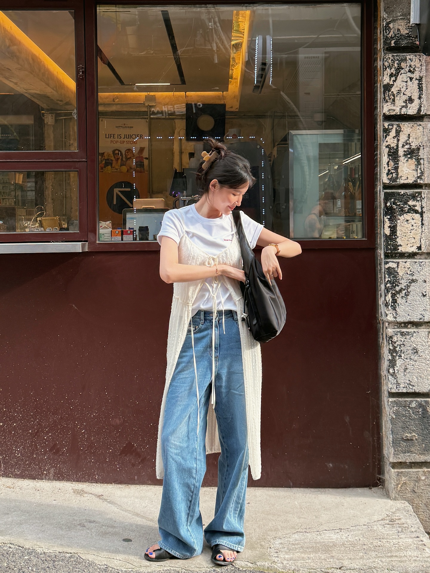 Cách mặc đồ màu trắng để sành điệu hơn trong năm 2026 - Ảnh 5. Cách mặc đồ màu trắng để sành điệu hơn trong năm 2026 - Ảnh 5.