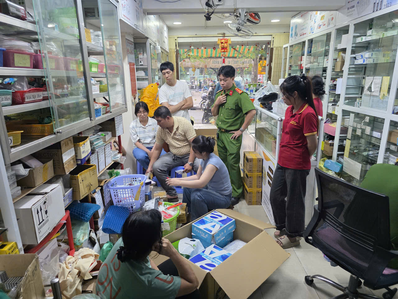 Triệt ph&aacute; đường d&acirc;y mua b&aacute;n thạch t&iacute;n trong nha khoa tại TP HCM năm 2026 - Ảnh 5.