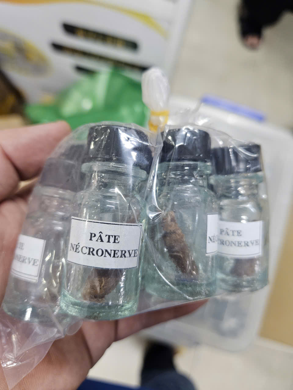 Triệt ph&aacute; đường d&acirc;y mua b&aacute;n thạch t&iacute;n trong nha khoa tại TP HCM năm 2026 - Ảnh 4.