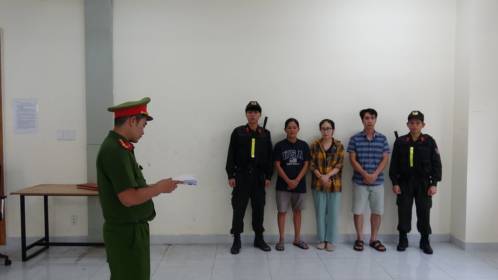 Triệt ph&aacute; đường d&acirc;y mua b&aacute;n thạch t&iacute;n trong nha khoa tại TP HCM năm 2026 - Ảnh 1.