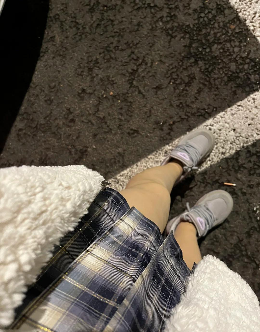 Dọn nửa tủ quần áo mới ngộ ra: 8 kiểu đồ “nhìn thì mê” nhưng mặc cực khó - mua về chỉ tổ phí tiền - Ảnh 3.