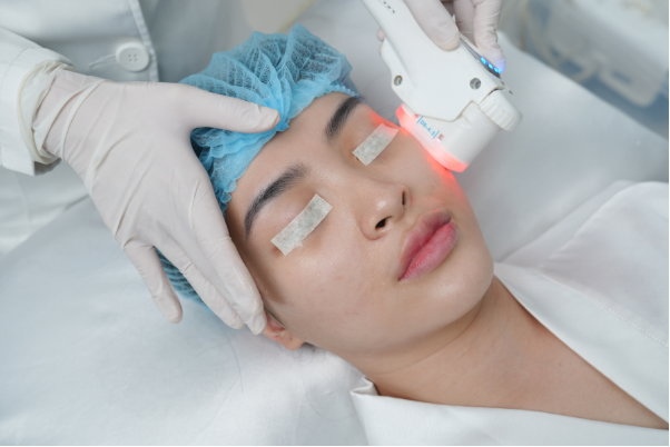 Top 7 c&ocirc;ng nghệ trẻ h&oacute;a da ti&ecirc;n tiến hiện nay - Ảnh 1.