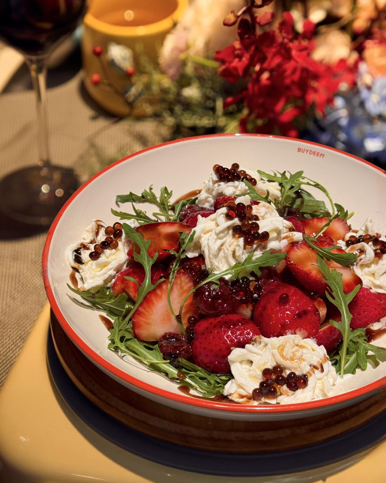 Giải mã salad dâu tây 770k khuấy đảo MXH cùng công thức đu trend từ Hà Cúc - Ảnh 4. Giải mã salad dâu tây 770k khuấy đảo MXH cùng công thức đu trend từ Hà Cúc - Ảnh 4.