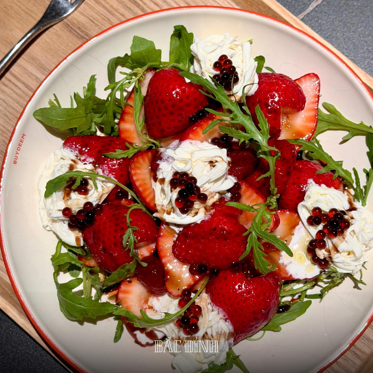 Giải mã salad dâu tây 770k khuấy đảo MXH cùng công thức đu trend từ Hà Cúc - Ảnh 5. Giải mã salad dâu tây 770k khuấy đảo MXH cùng công thức đu trend từ Hà Cúc - Ảnh 5.
