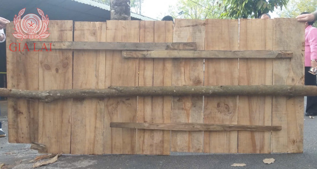 Ph&aacute;t hiện chứng cứ quan trọng vụ cướp ng&acirc;n h&agrave;ng ở Gia Lai, c&ocirc;ng an ph&aacute;t th&ocirc;ng b&aacute;o khẩn - Ảnh 2.