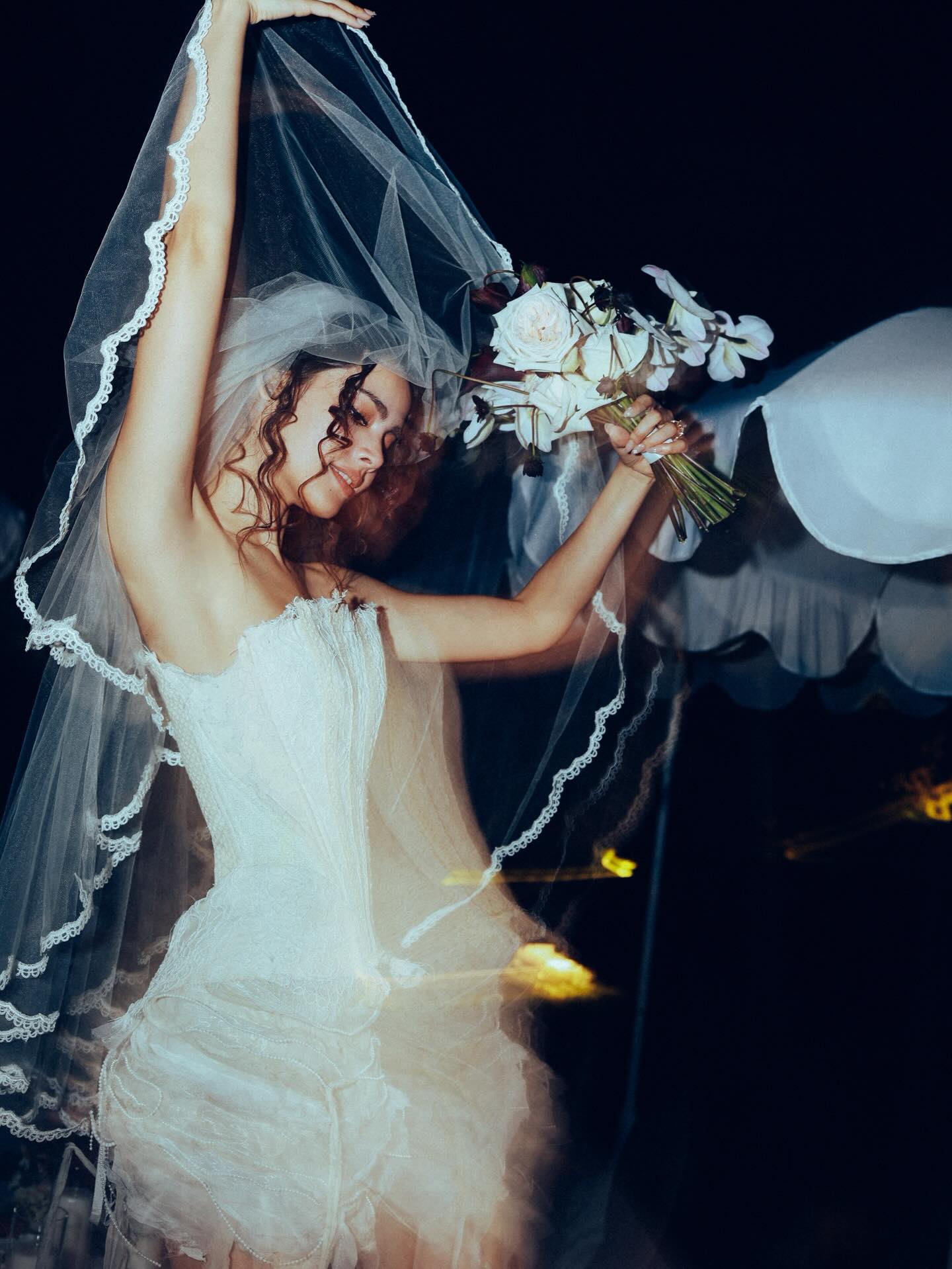 Tiệc độc th&acirc;n viral của 