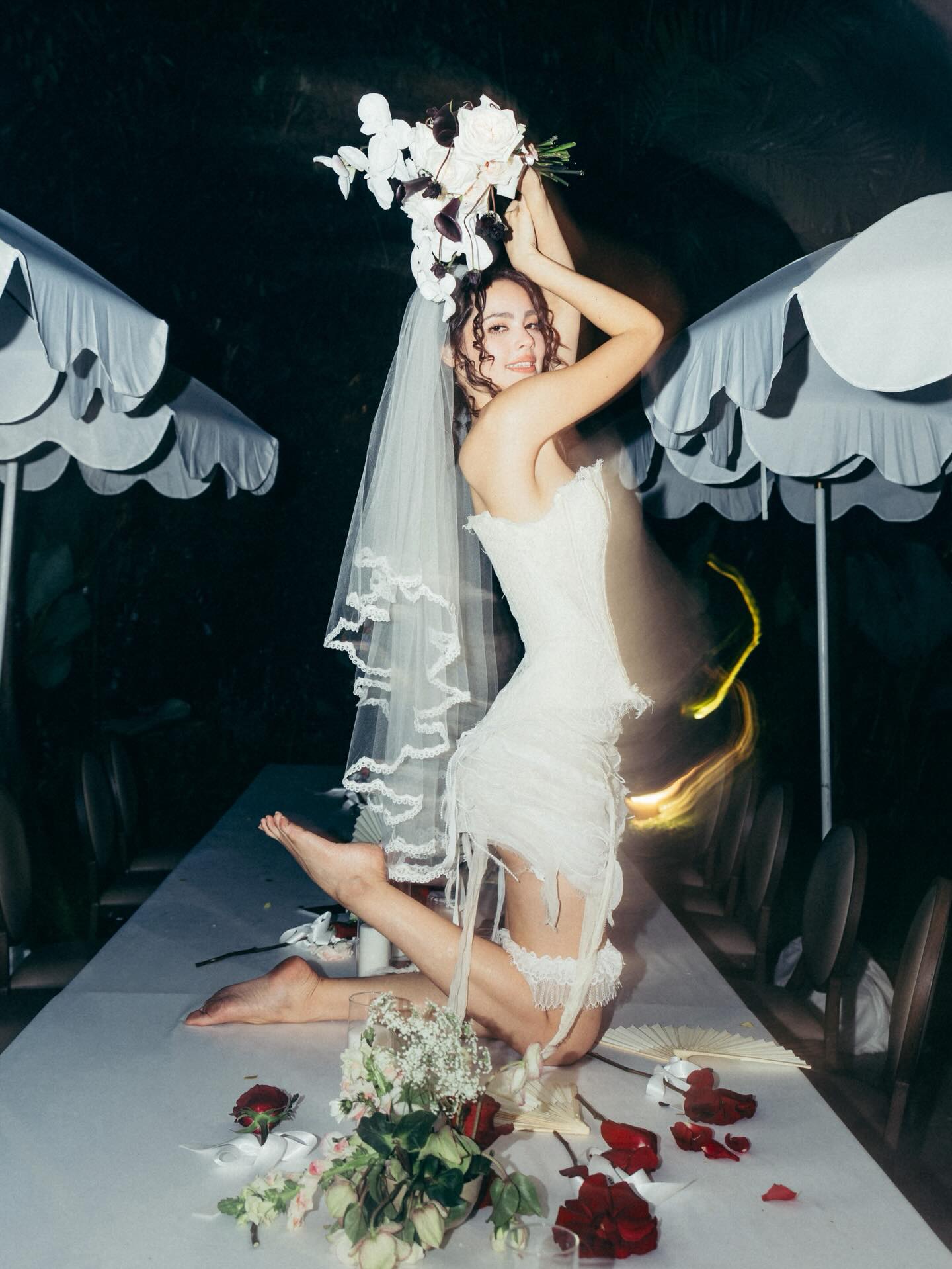 Tiệc độc th&acirc;n viral của 