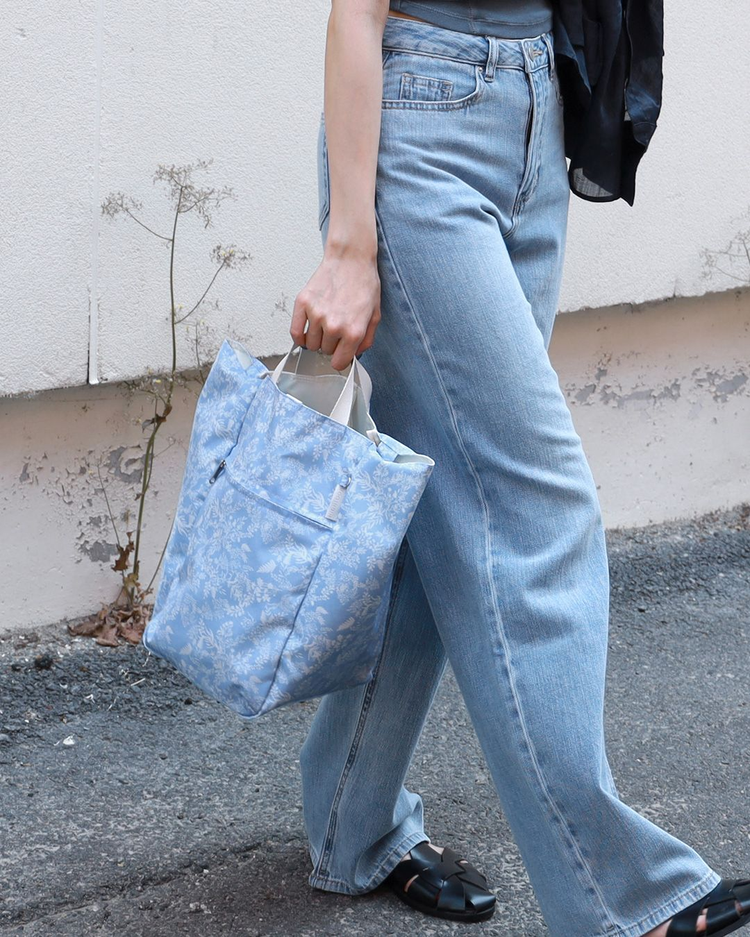 38 tuổi, tôi chỉ dùng đúng một chiếc túi suốt cả năm và tiết kiệm được nhiều tiền hơn mình tưởng - Ảnh 3.