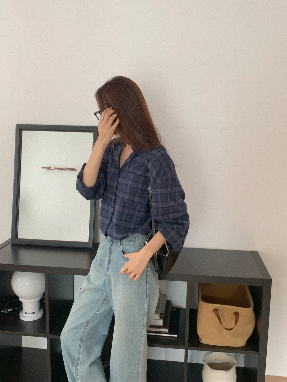 Sắm áo blouse mỏng nhẹ cho mùa hè 2026 vừa đẹp vừa thỏai mái - Ảnh 8. Sắm áo blouse mỏng nhẹ cho mùa hè 2026 vừa đẹp vừa thỏai mái - Ảnh 8.