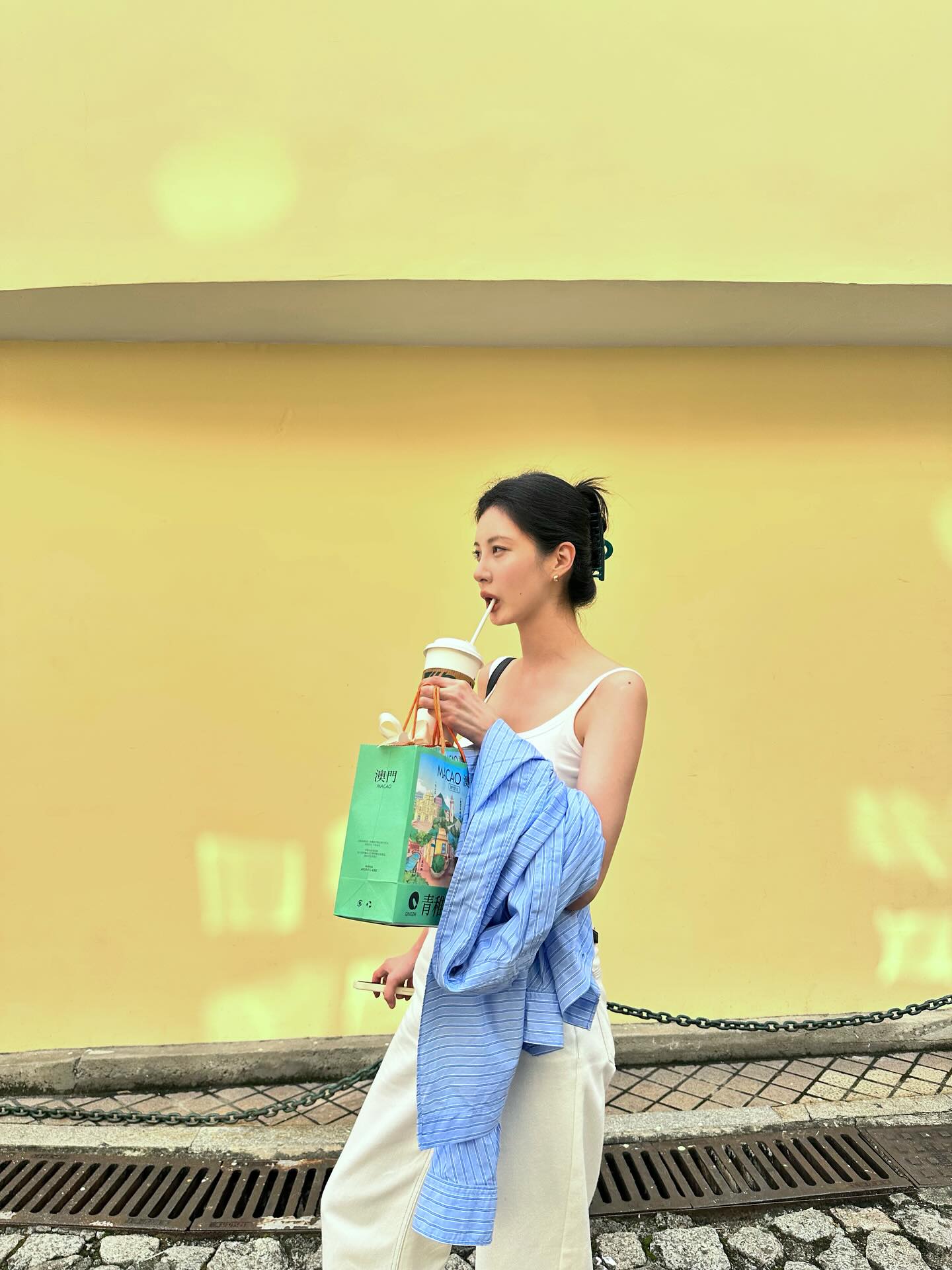 Phong cách Seohyun: Bí quyết diện đồ trẻ trung và thanh lịch của nàng gái ngoan U40 - Ảnh 3. Phong cách Seohyun: Bí quyết diện đồ trẻ trung và thanh lịch của nàng gái ngoan U40 - Ảnh 3.