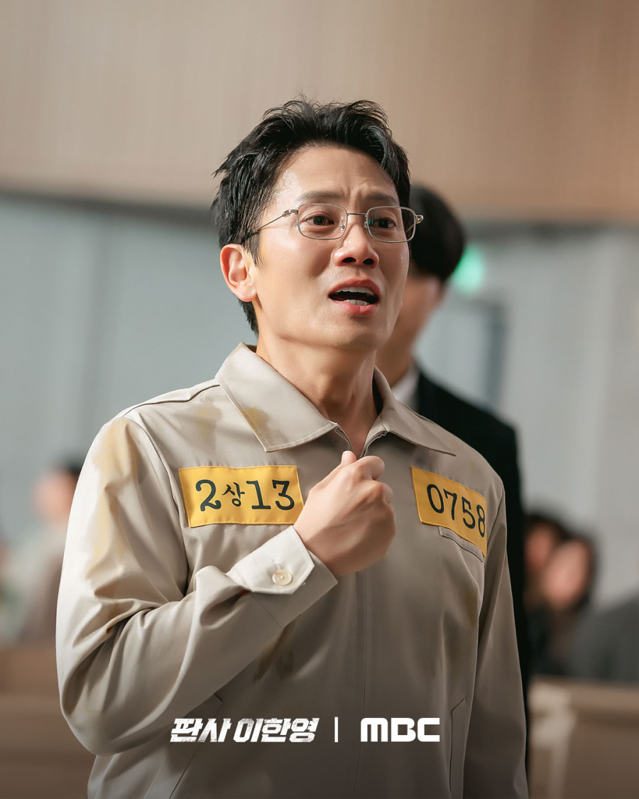 Hậu trường The Judge Returns: Ji Sung tỏa s&aacute;ng với vai diễn đầy cảm x&uacute;c - Ảnh 2.