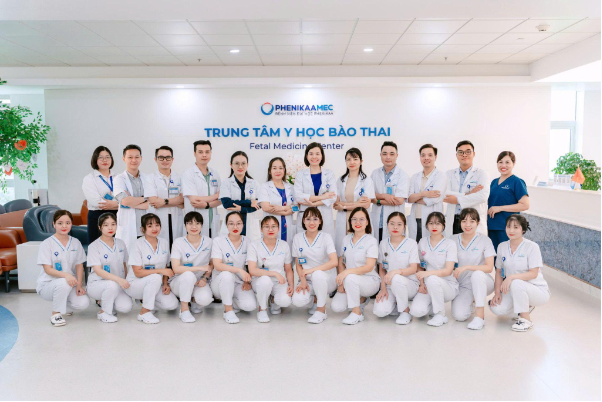 Nội soi buồng ối đốt d&acirc;y rốn bằng laser mở ra hy vọng cho song thai nguy cơ cao - Ảnh 3.