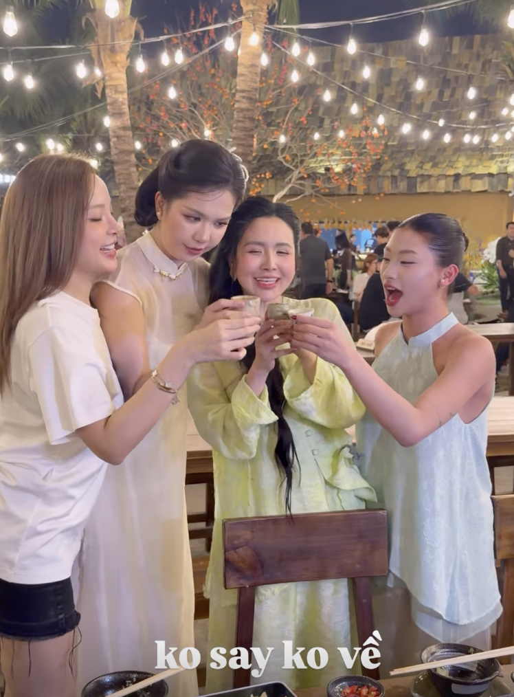 Louis Phạm xinh thật đấy, chung khung hình với Ngọc Trinh, Hoa hậu Thanh Thuỷ vẫn không lép vế, còn được khen nức nở- Ảnh 9. Louis Phạm xinh thật đấy, chung khung hình với Ngọc Trinh, Hoa hậu Thanh Thuỷ vẫn không lép vế, còn được khen nức nở- Ảnh 9.