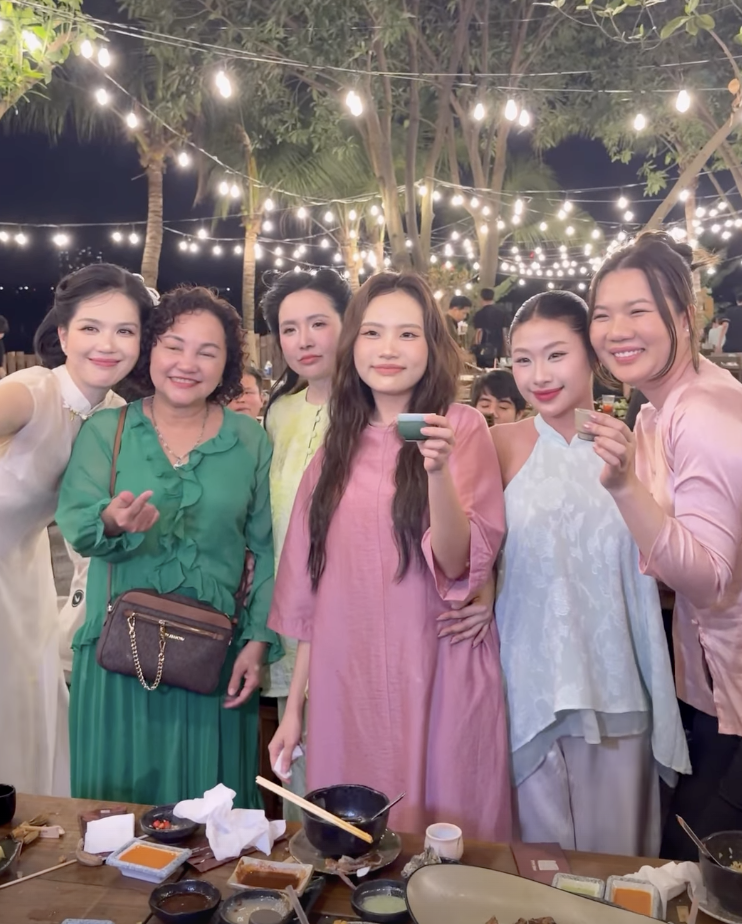 Louis Phạm xinh thật đấy, chung khung hình với Ngọc Trinh, Hoa hậu Thanh Thuỷ vẫn không lép vế, còn được khen nức nở- Ảnh 8. Louis Phạm xinh thật đấy, chung khung hình với Ngọc Trinh, Hoa hậu Thanh Thuỷ vẫn không lép vế, còn được khen nức nở- Ảnh 8.