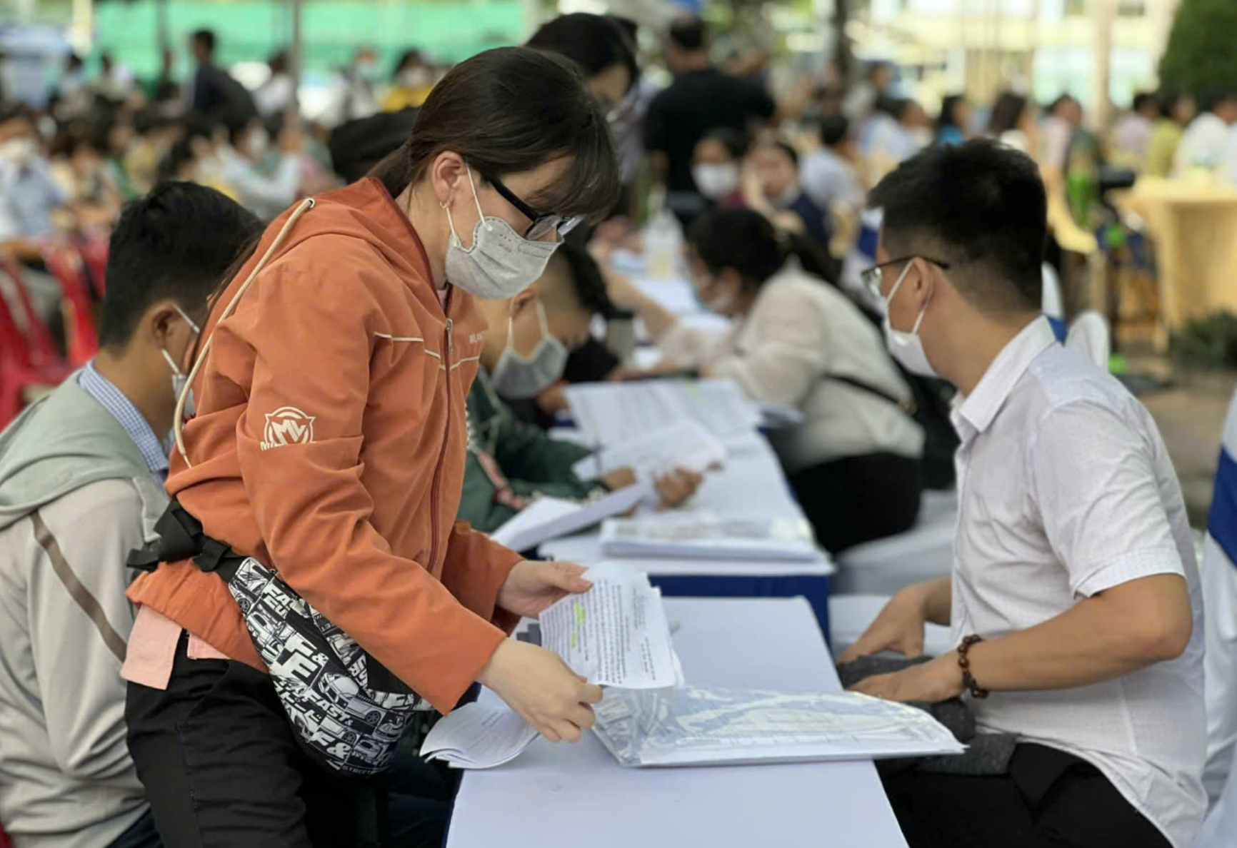 Lao động biết tiếng Trung được săn đ&oacute;n, thu nhập cao hơn đến 40% - Ảnh 1.