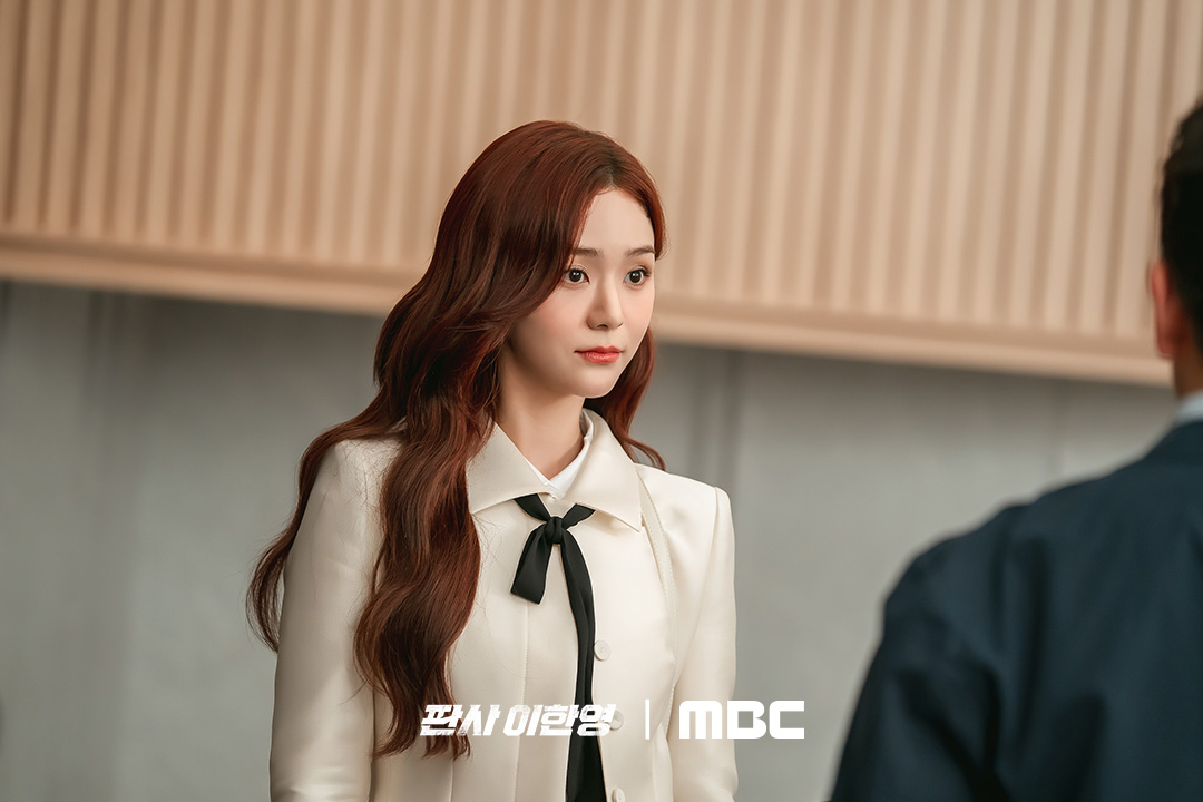 Hậu trường The Judge Returns: Ji Sung tỏa s&aacute;ng với vai diễn đầy cảm x&uacute;c - Ảnh 4.