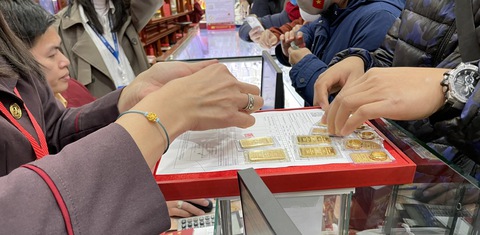 Giá vàng vượt 190 triệu đồng / lượng: Vàng mất hóa đơn có bán được không từ 9 / 2 / 2026 - Ảnh 3. Giá vàng vượt 190 triệu đồng / lượng: Vàng mất hóa đơn có bán được không từ 9 / 2 / 2026 - Ảnh 3.