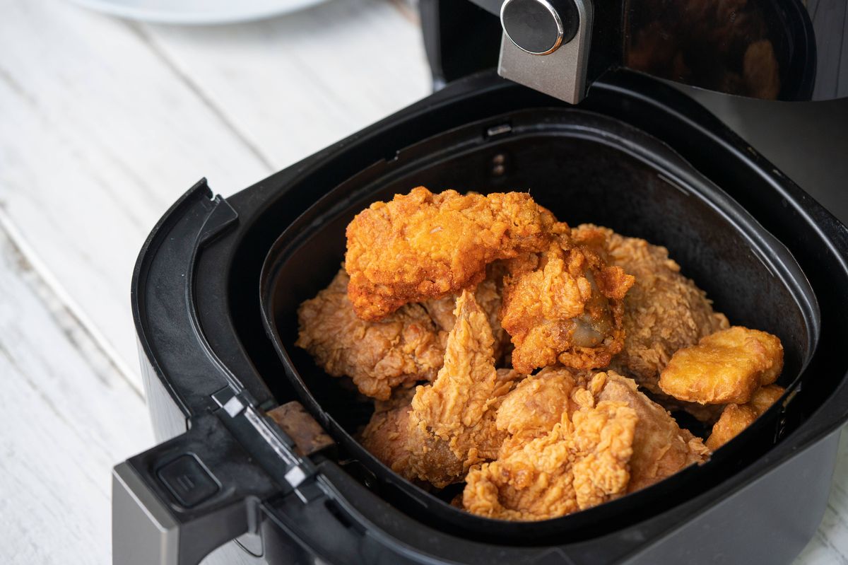 0air-fryer-machine-with-chicken-1767443972898-1767443973202106010688.jpg
