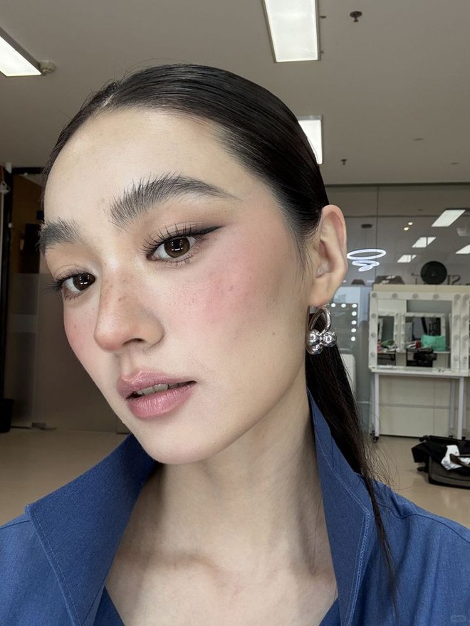 3 xu hướng trang điểm &ldquo;v&iacute;a tốt&rdquo;, mang đến may mắn cho năm 2026- Ảnh 4.