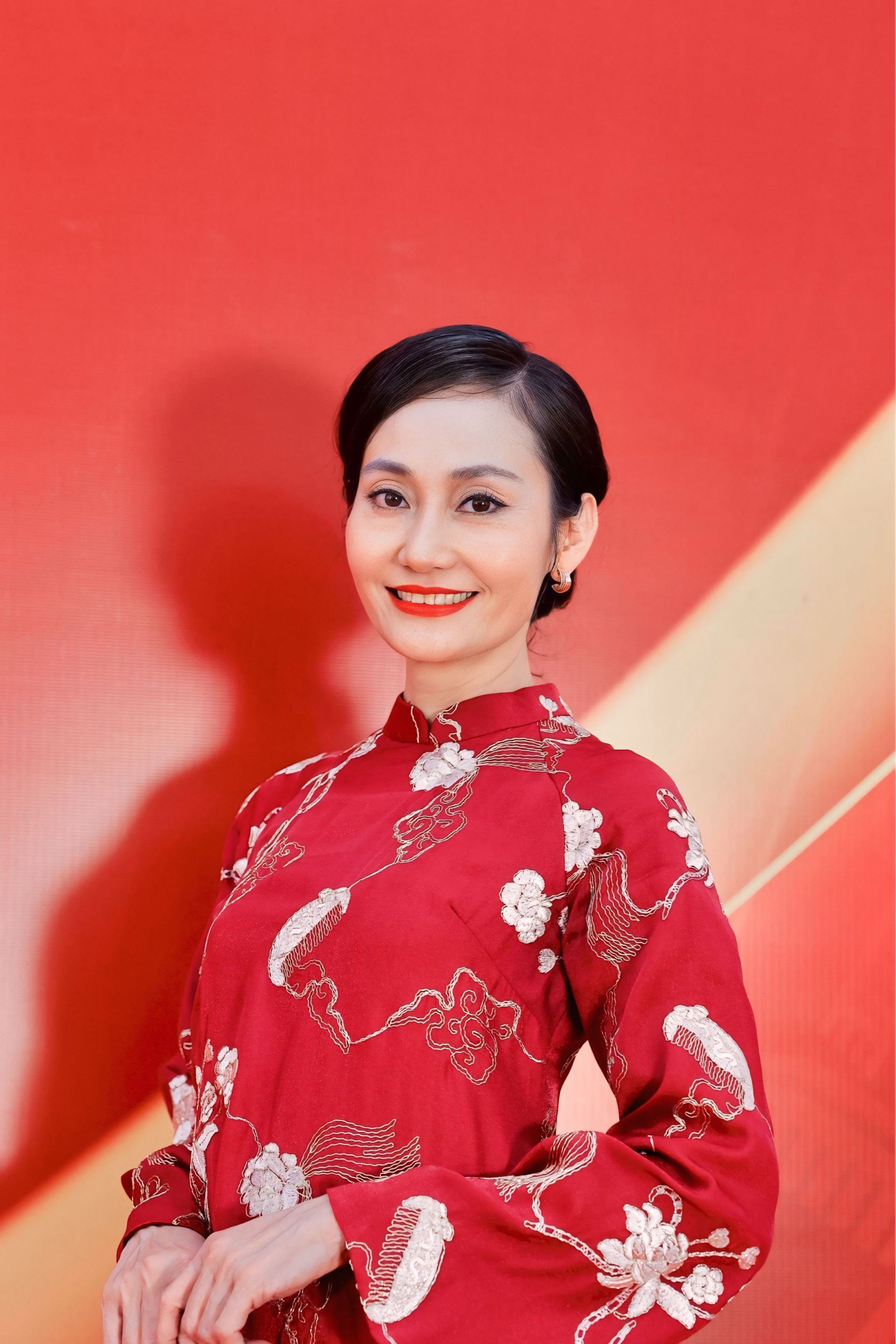 Nữ bi&ecirc;n kịch Thi&ecirc;n đường m&aacute;uHạnh Th&uacute;y v&agrave; H&agrave;nh tr&igrave;nh dạy con nhận diện cạm bẫy trong cuộc sống - Ảnh 2.