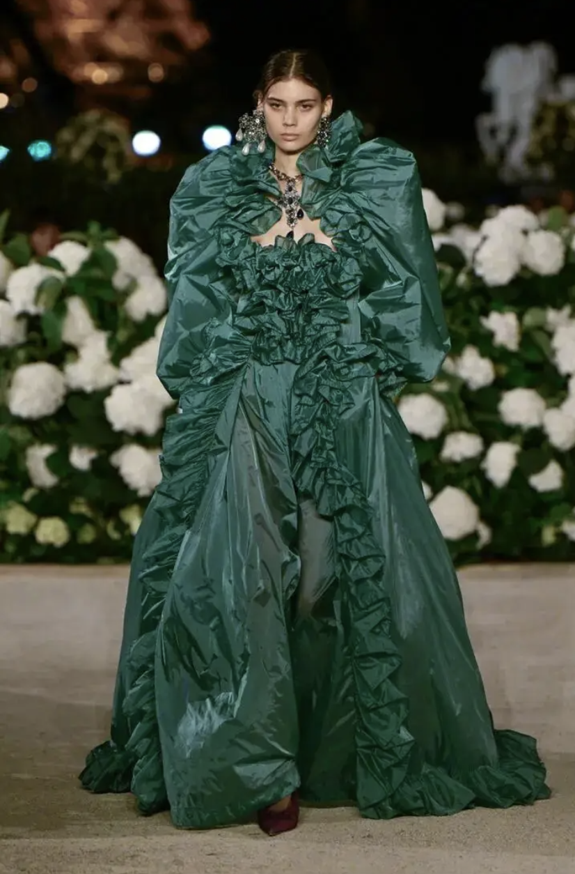 Dự b&aacute;o gam m&agrave;u thời trang Xu&acirc;n H&egrave; 2026: Kh&iacute; chất rực rỡ cho ph&aacute;i đẹp - Ảnh 27.