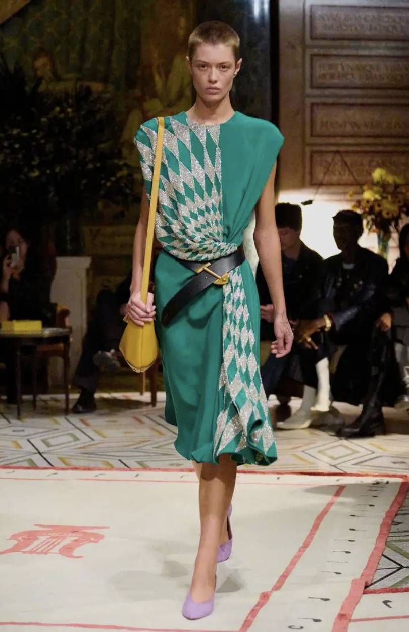 Dự b&aacute;o gam m&agrave;u thời trang Xu&acirc;n H&egrave; 2026: Kh&iacute; chất rực rỡ cho ph&aacute;i đẹp - Ảnh 25.