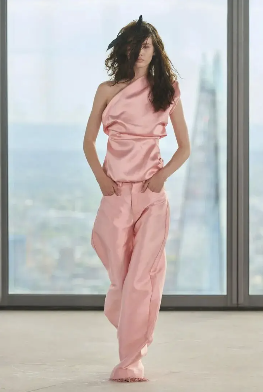 Dự b&aacute;o gam m&agrave;u thời trang Xu&acirc;n H&egrave; 2026: Kh&iacute; chất rực rỡ cho ph&aacute;i đẹp - Ảnh 31.