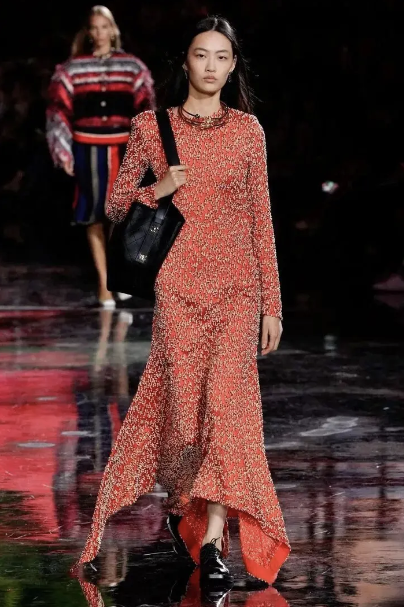 Dự b&aacute;o gam m&agrave;u thời trang Xu&acirc;n H&egrave; 2026: Kh&iacute; chất rực rỡ cho ph&aacute;i đẹp - Ảnh 61.