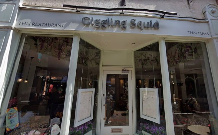 Ph&aacute;t hiện camera quay l&eacute;n trong bồn cầu nh&agrave; h&agrave;ng nổi tiếng g&acirc;y hoang mang năm 2026 - Ảnh 2.