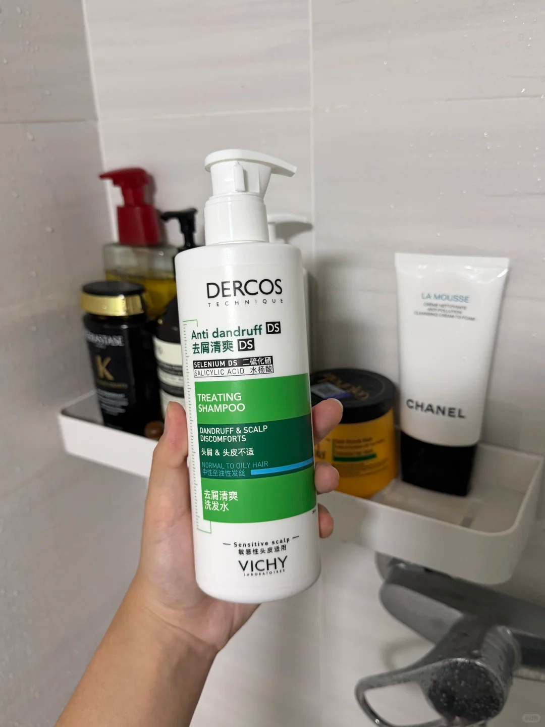 Chỉ đổi c&aacute;ch gội đầu, n&agrave;ng blogger khiến m&aacute;i t&oacute;c rễ tre trở n&ecirc;n mềm mượt thấy r&otilde; - Ảnh 4.