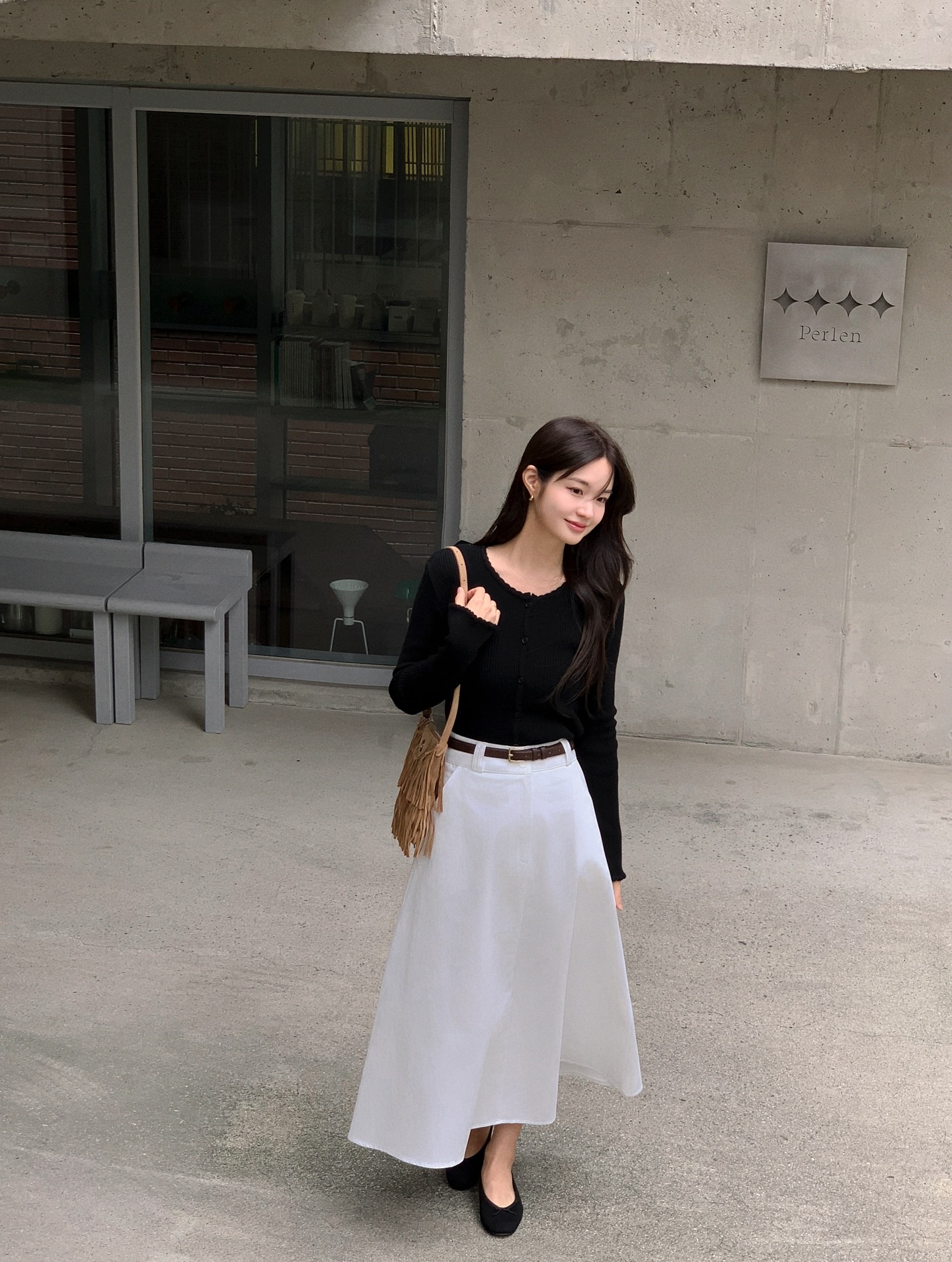 Cách mix áo cardigan sành điệu cho mọi hoàn cảnh trong mùa xuân 2026 - Ảnh 1. Cách mix áo cardigan sành điệu cho mọi hoàn cảnh trong mùa xuân 2026 - Ảnh 1.