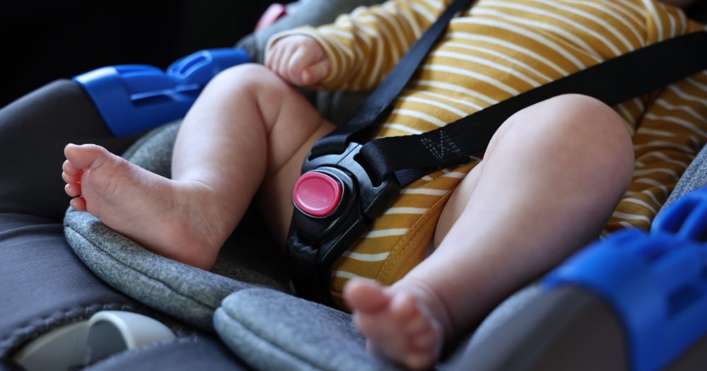 Mẹ chở con tr&ecirc;n xe nhưng qu&ecirc;n kh&ocirc;ng đưa đến nh&agrave; trẻ, 5 giờ chiều mới nhớ ra v&agrave; c&aacute;i kết muộn m&agrave;ng - Ảnh 2.