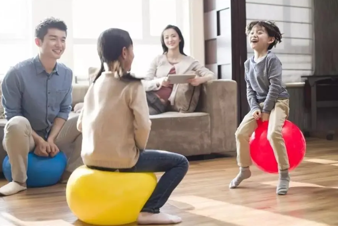 Không cần “nắm thóp” con cái: Cấp độ cao nhất của việc nuôi dạy con là buông bỏ ham muốn kiểm soát- Ảnh 1. Không cần “nắm thóp” con cái: Cấp độ cao nhất của việc nuôi dạy con là buông bỏ ham muốn kiểm soát- Ảnh 1.