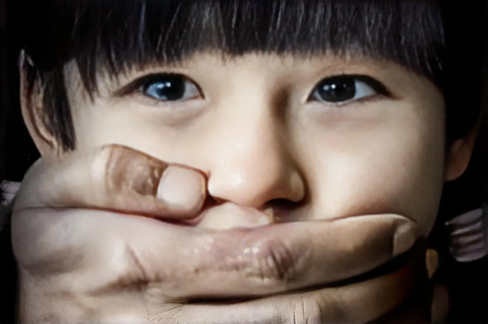 Con bị bắt nạt, thay v&igrave; dạy ch&uacute;ng đ&aacute;nh trả, cha mẹ n&ecirc;n l&agrave;m 4 điều để con m&igrave;nh trở th&agrave;nh đứa nhỏ 