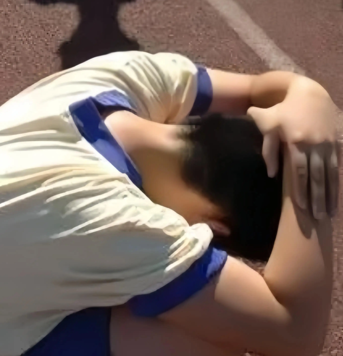 Con bị bắt nạt, thay v&igrave; dạy ch&uacute;ng đ&aacute;nh trả, cha mẹ n&ecirc;n l&agrave;m 4 điều để con m&igrave;nh trở th&agrave;nh đứa nhỏ 